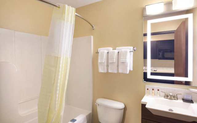 Hawthorn Extended Stay by Wyndham Saint Robert