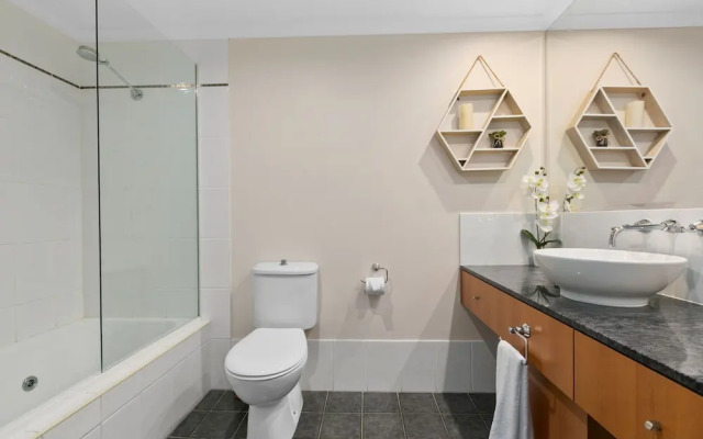 Poolside Apt In Alamanda Beachfront Resort 41