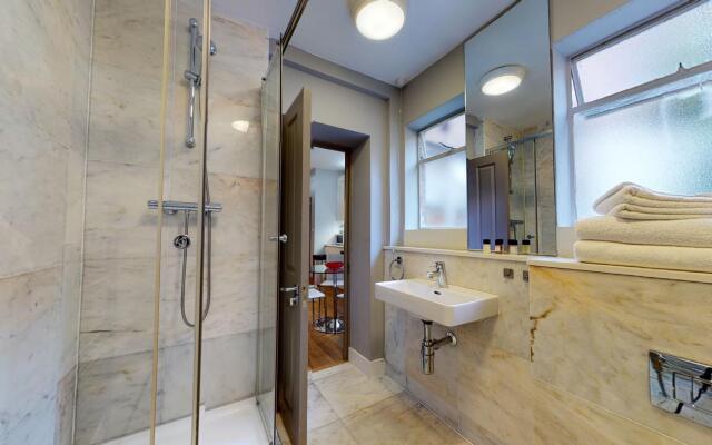 Basement Apartment in Heart of Central London