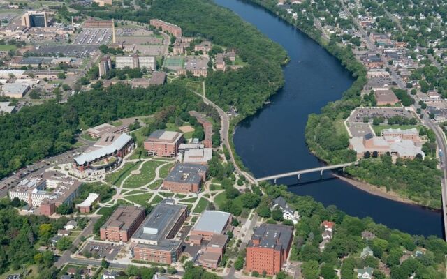 AmericInn by Wyndham Eau Claire