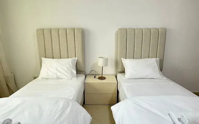 SHRTSTAYS Guesthouse