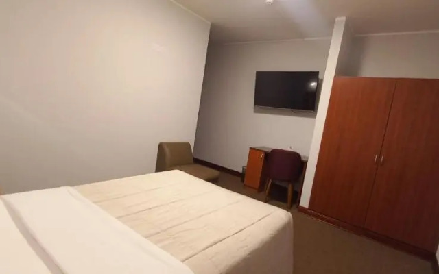 Javier Prado Inn