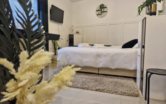 Seaside Bliss Apartment for Style and Comfort