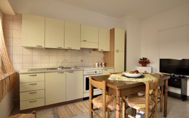 House With Garden and Barbecue 1 km From the Sea, 2 Bedrooms