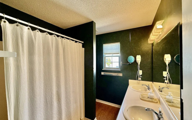 Windsail 6 Bedroom Home