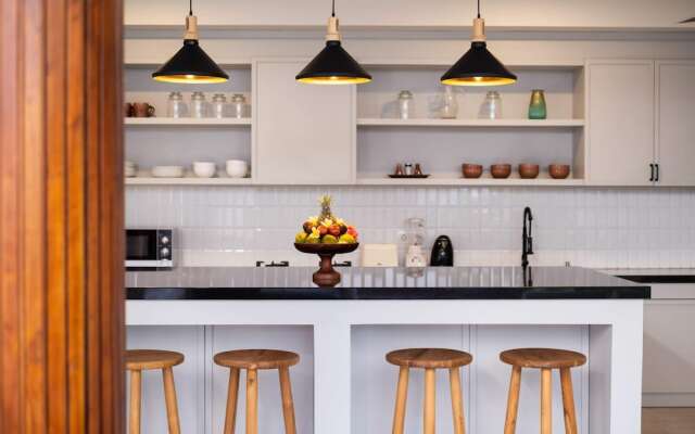 4BR Luxury Modern Contemporary Villa in Canggu