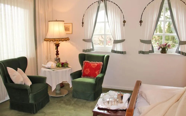 Dietrichsteinerhof Apartments & Rooms