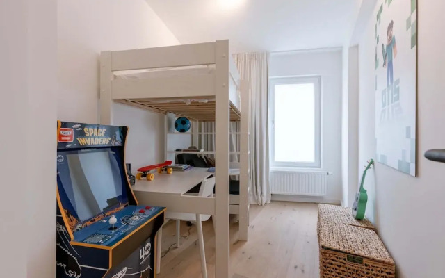 Modern 3-bedroom Apartment Family-friendly Touches
