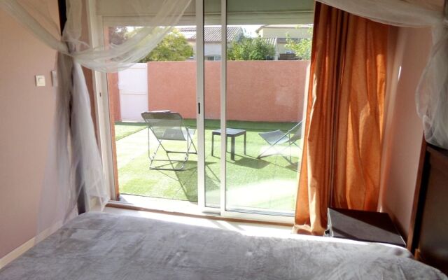Villa With 4 Bedrooms in Florensac, With Enclosed Garden - 15 km From