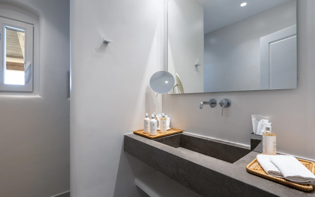 Nero Luxury Suites