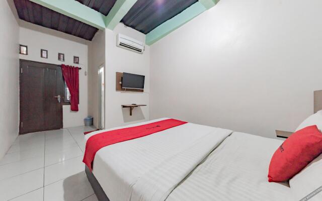 RedDoorz near UNSIKA University Karawang