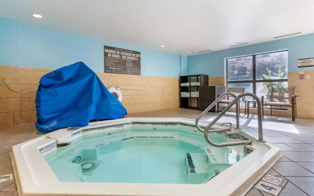 Courtyard by Marriott Savannah Downtown/Historic District