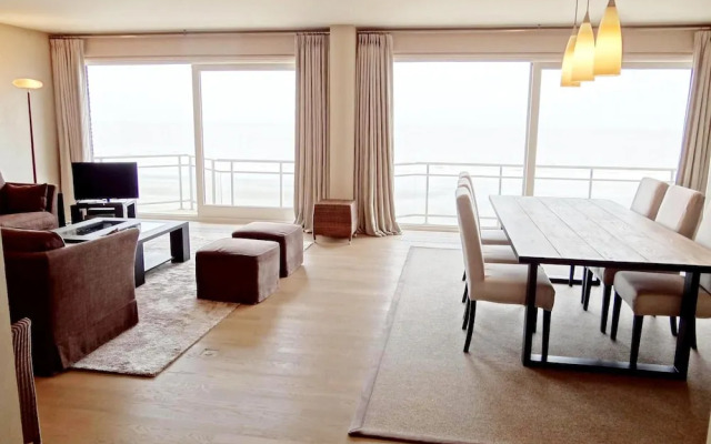 Apartment in Nieuwpoort With sea Views