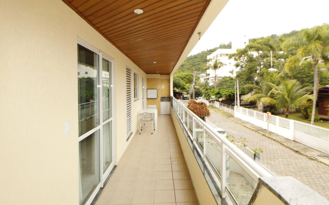 1012 Apto no centro Praia de Bombinhas