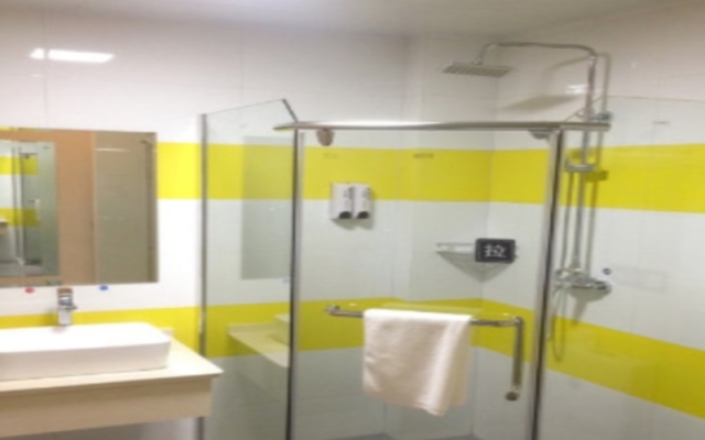 7 Days Inn Zhengzhou Train Station East Square Ticket Office