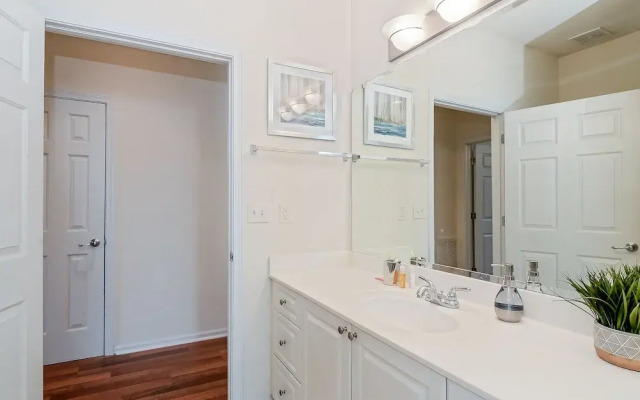 Apartment near Suntrust Park