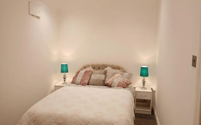 New SLEEP 4 COSY HOME