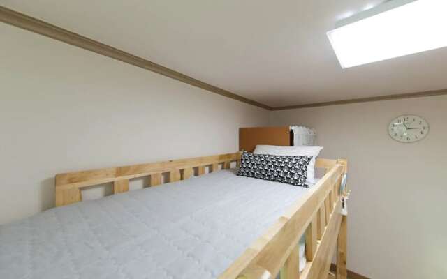 Seoul Rooftop Moonlight Guest House