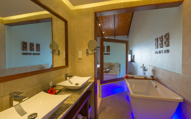 Coco de Mer Hotel and Black Parrot Suites