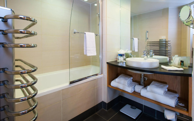 Holiday Inn Salisbury - Stonehenge by IHG