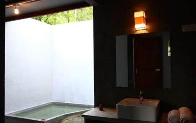 Bandura Kalawana Rainforest Bungalow