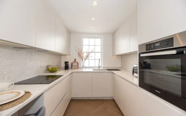Elegant and Bright 3-bed Flat Near Sloane Square