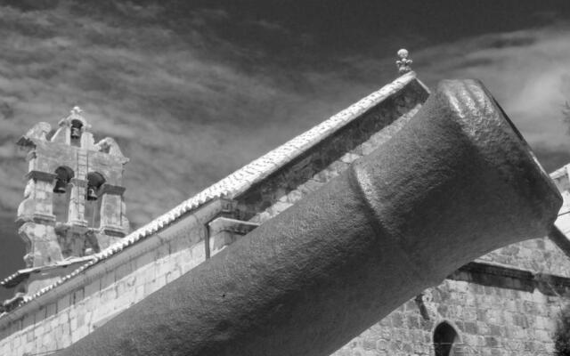 White House Apartments