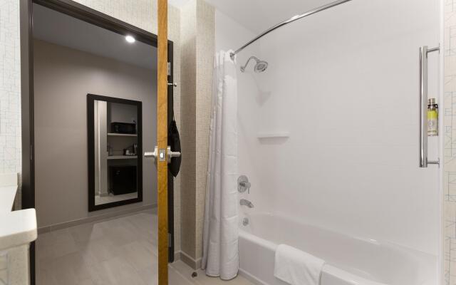 Holiday Inn Express Lake Park by IHG