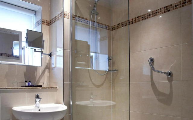 Macdonald Elmers Court Hotel