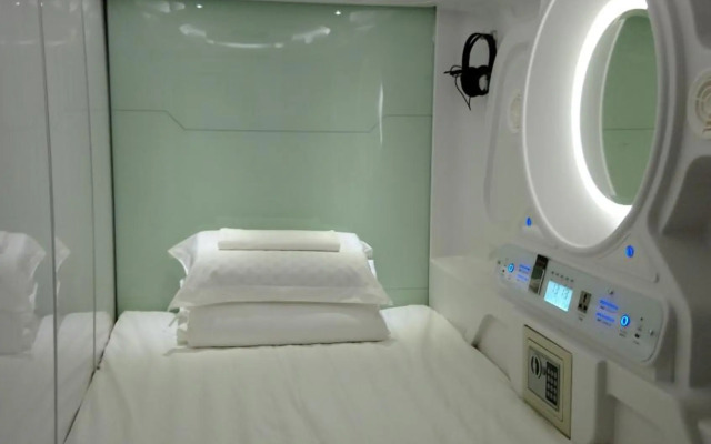 Stay With Me Capsules Hostel