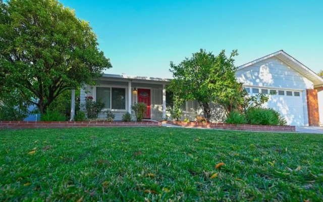 @ Marbella Lane - Exquisite Home 3BR