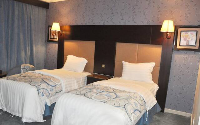 Al-Nabares Palace Apartment Hotel