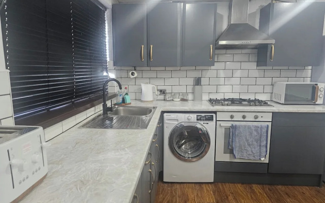 Cozy Retreat in Bridgend With 3 Bedrooms