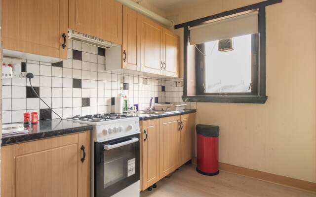 Novelty Suites - Roslin Street