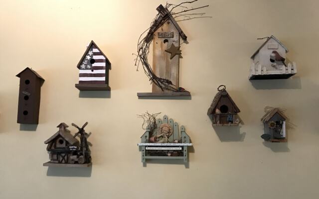 Equinox Inn at Canyon Lake