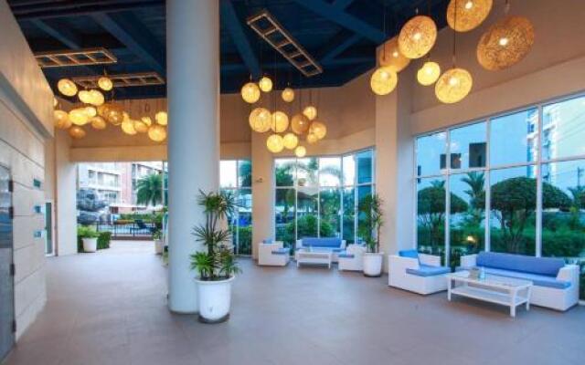 Grand blue condominium by Lookkaew