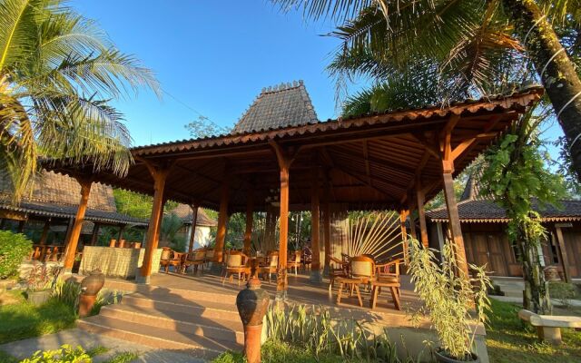 Borobudur Karanganyar House