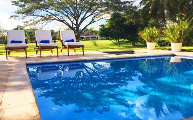 Unlimited Luxury Laureanne's Villa