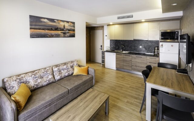 Golden World Suite Hotel