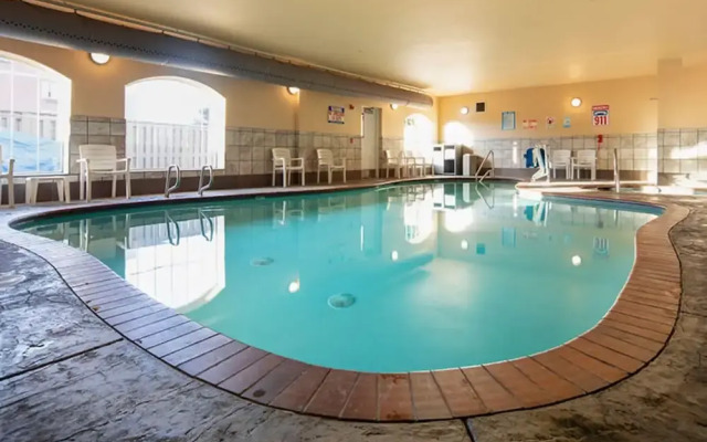Rivertide Suites Hotel