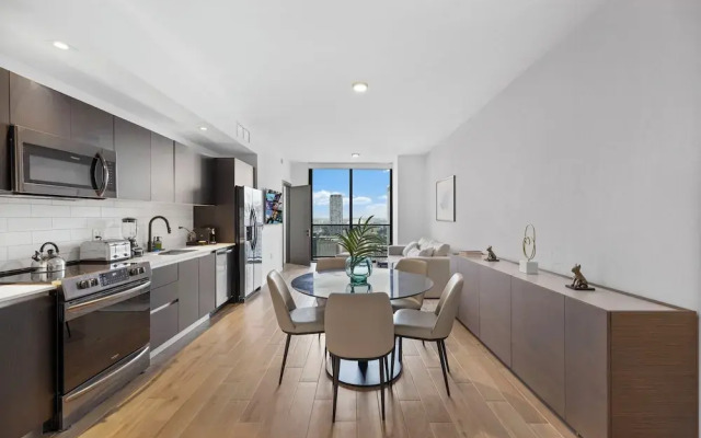 Luxury  Spacious Condo at Downtown Miami
