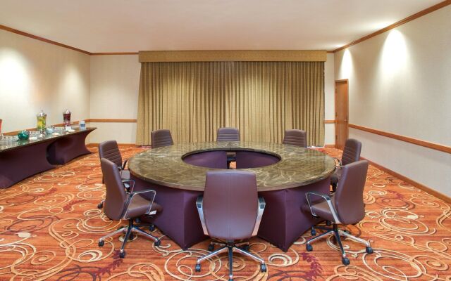 Sheraton Minneapolis West Hotel