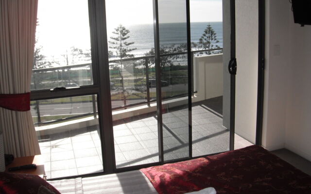 Meridian Alex Beach Apartments