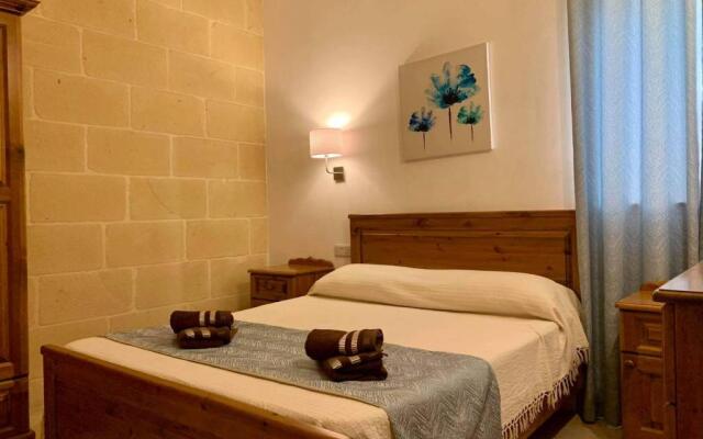 Hofra Farmhouse - 5 bedroom farmhouse with private pool available