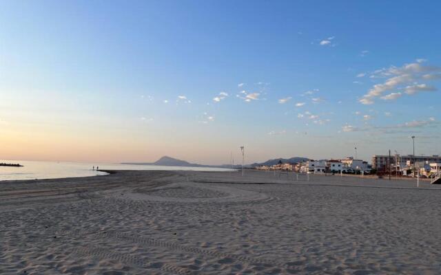 An apartment by the sea in Oliva Playa