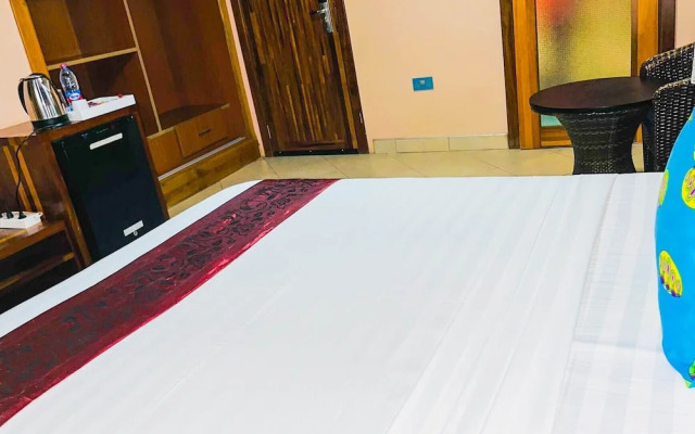Triple Hill Hotel