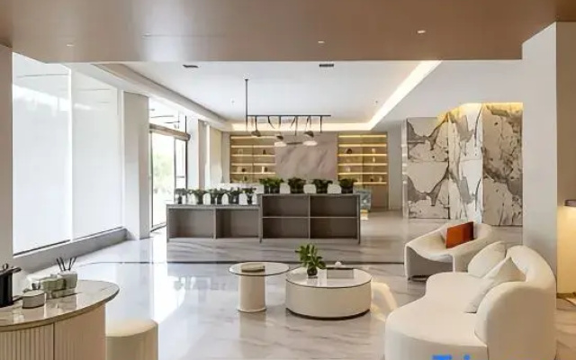 Sansui Liangqi Qingju Smart Hotel (Sansui County People's Government Railway Station)