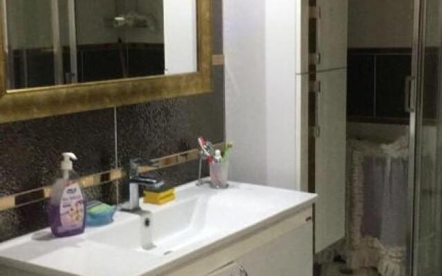 100m2 apartment, central location, free parking