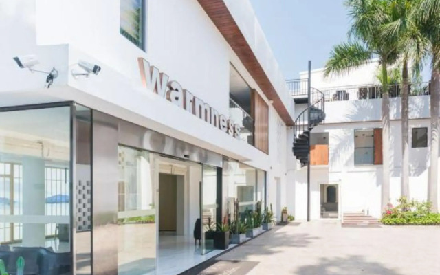Warmness Hotel