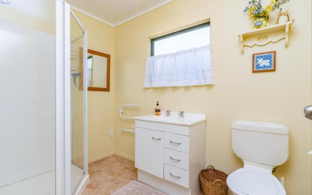 Hibiscus House - Mangawhai Heads Holiday Home
